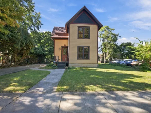 21 S May St, Aurora, IL 60506