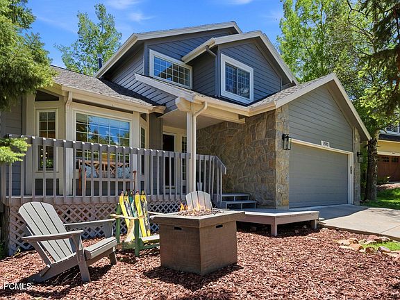 3rd image of 7970 Summer Hill Dr