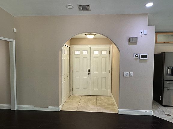 2nd image of 5142 Greenway Dr