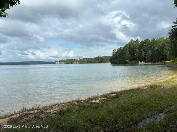 128 Luanne's Point, Alexander City, AL 35010