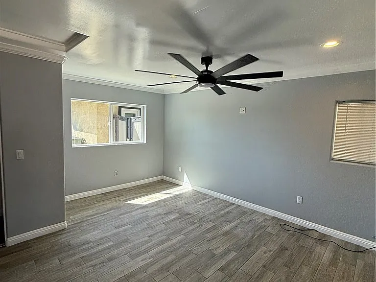 1147 E Lemon Ave — Photo 4