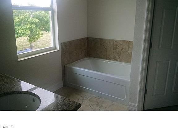5th image of 24266 Mountain View Dr