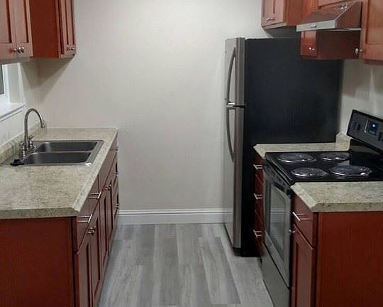 3rd image of 1572 Mendenhall Dr APT 2