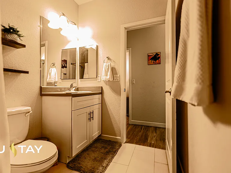 639 W Pepper Pl #101 — Photo 6