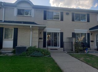 8583 Winchester Dr, Sterling Heights, MI 48313