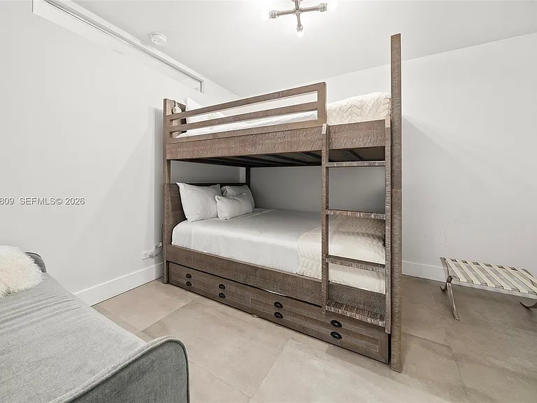 2301 Collins Ave #1533 — Photo 17