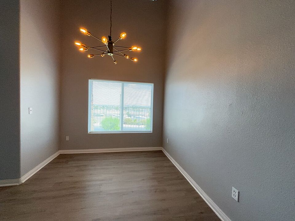 1st image of 4915 E Russell Rd Building 115-19