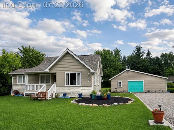 829 Francis St, Rochester Hills, MI 48307