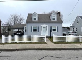 94 Eustis Ave #1, Newport, RI 02840