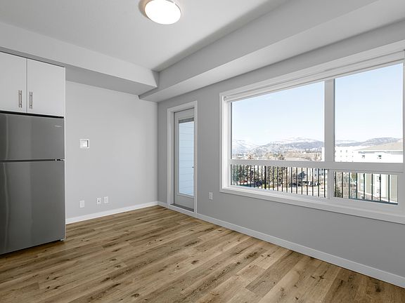 5th image of 2165 Benvoulin Ct #204