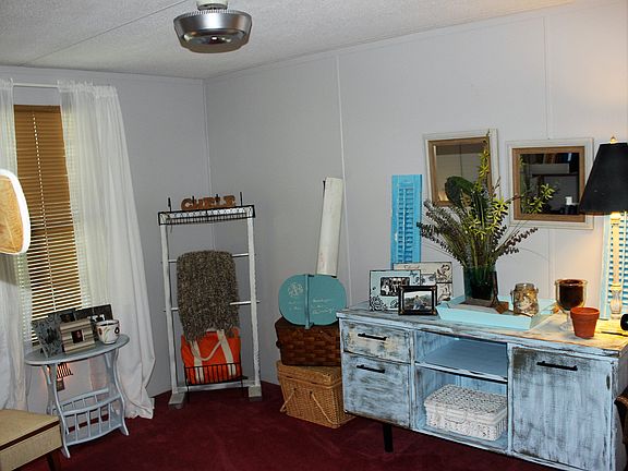 4th image of 186 Plum Ln