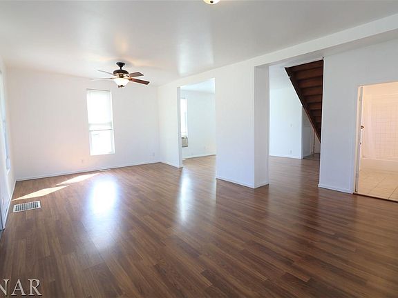 5th image of 210 W Van Buren St