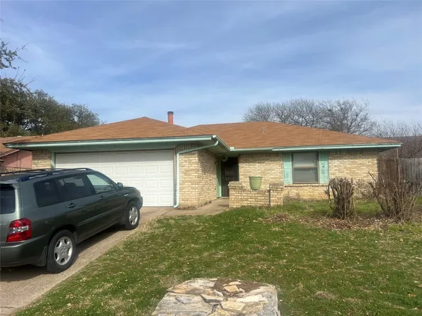 7067 Willowview St, Fort Worth, TX 76133