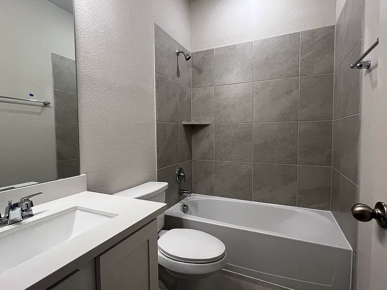 16108 Hidden Cove Dr — Photo 18