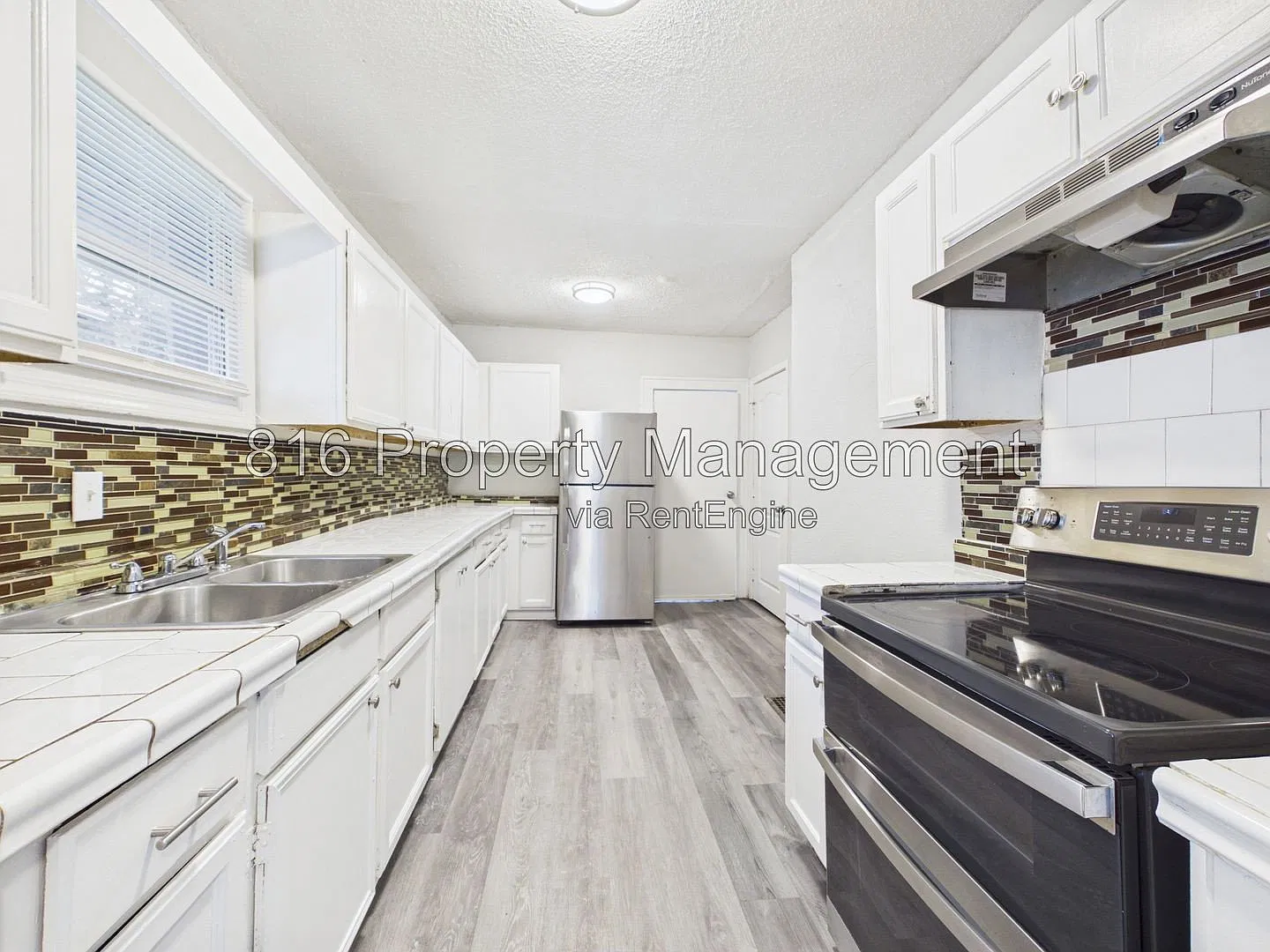 2 bed, 1.0 bath, 704 sqft, $1,150 — Photo 2