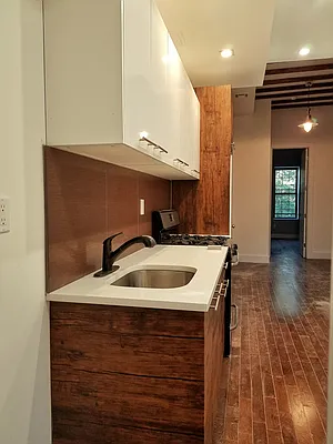 Rented by TheRealEstateCompany.com LLC | media 21