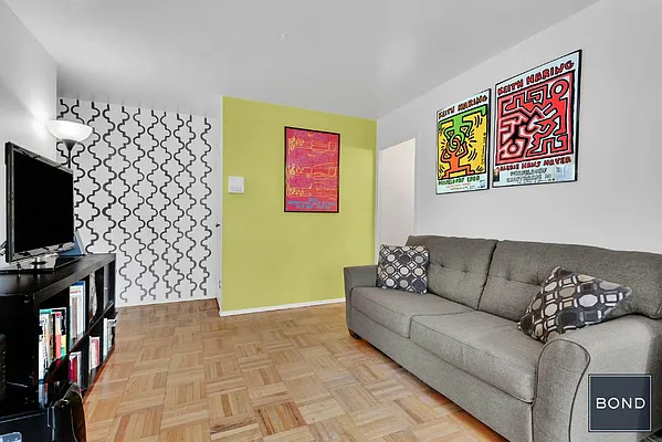 Sold by Bond New York | media 9