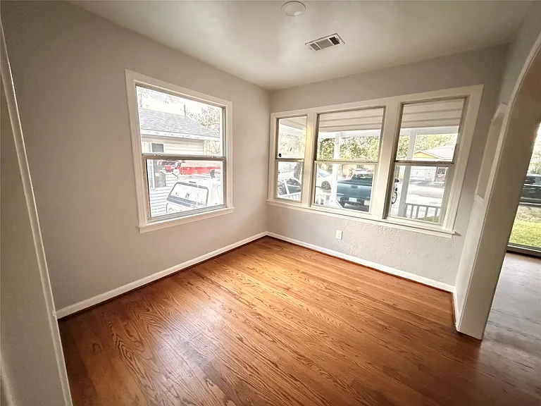 914 Bunton St #914 — Photo 6