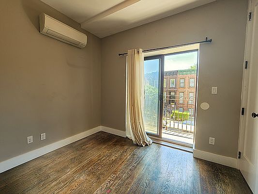 4th image of 112 Van Buren St #2F