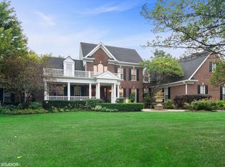3S423 Saddle Ridge Ct, Warrenville, IL 60555