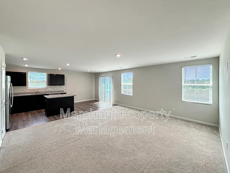 Poplar Glen — Photo 4