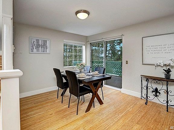 4th image of 772 122nd Ave NE