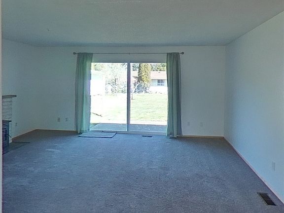 5th image of 17305 Spanaway Ln E