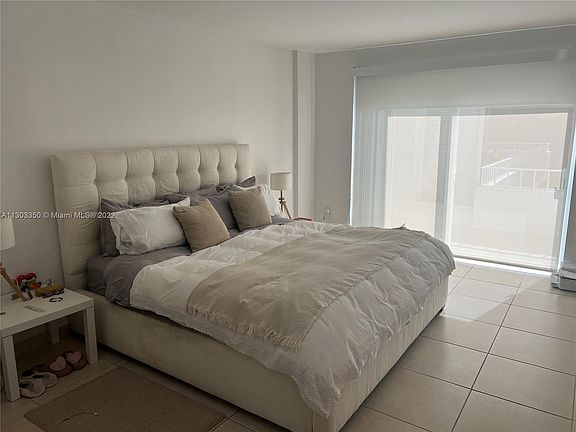 5th image of 199 Ocean Lane Dr APT 911