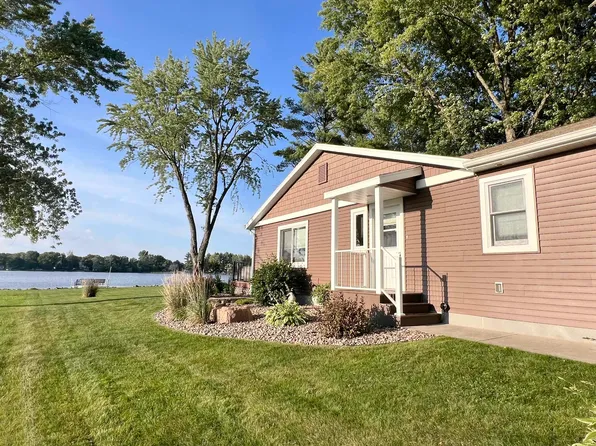 W4466 Lake Sharon Rd, Wautoma, WI 54982