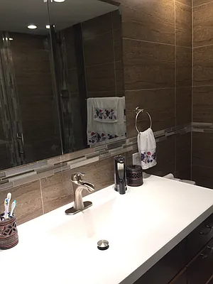 Rented by Metroline Realty | media 25