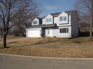 121 S Vincent Dr, Bolingbrook, IL 60490