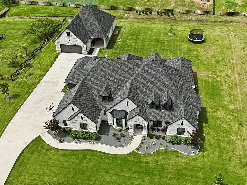 1st image of 3101 Stardust Ln