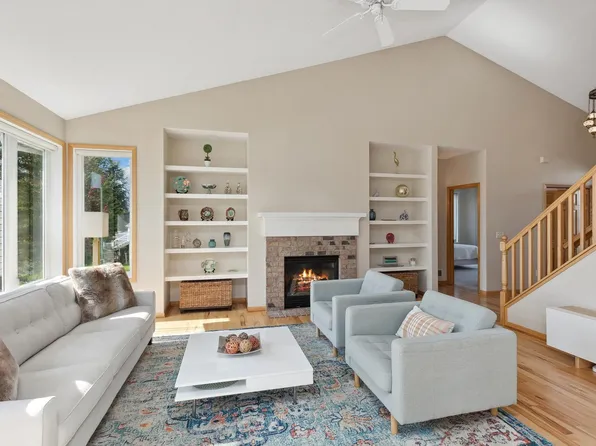 1801 Michigan Dr, Northfield, MN 55057