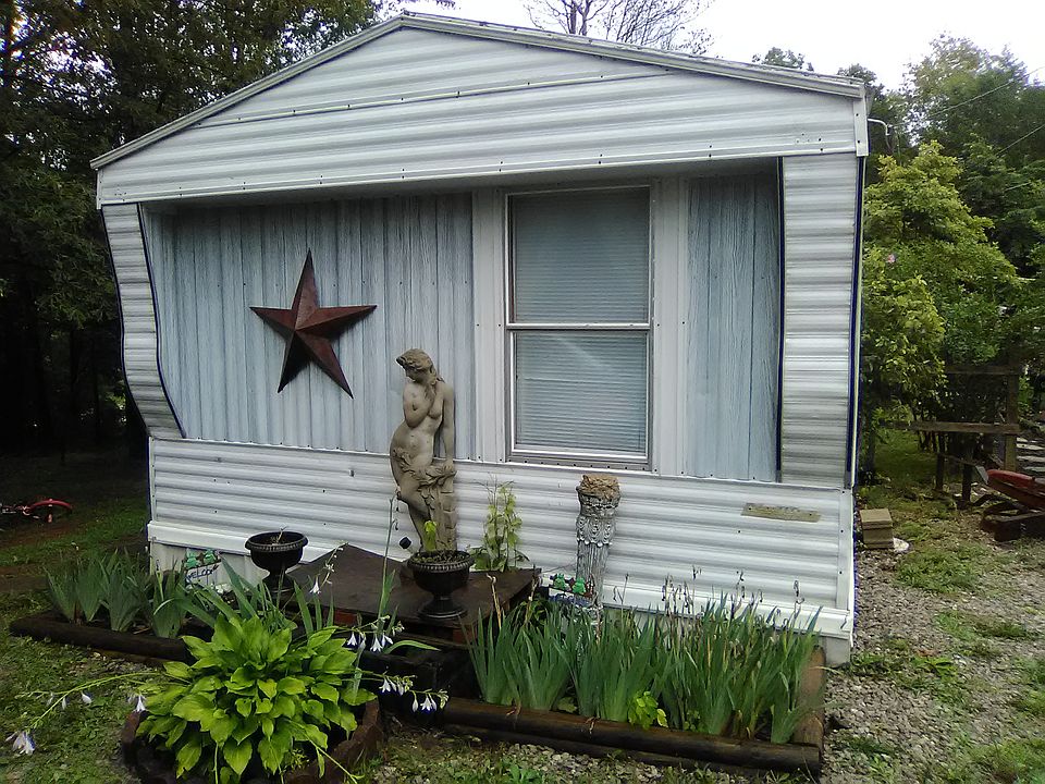 1st image of 295 Phillips Ln