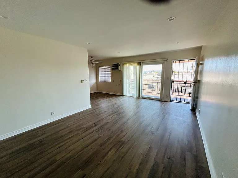 1414 S Orange Grove Ave #8 — Photo 6