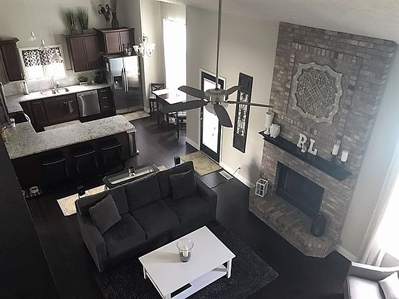 Eat in kitchen / family room