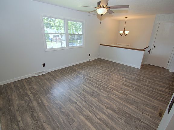5th image of 1203 Calvin St
