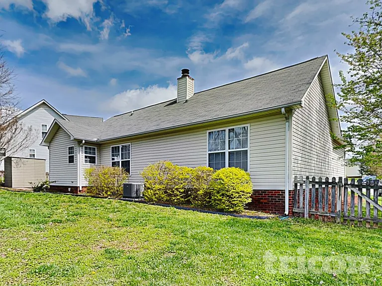4904 Valley Trail Ct — Photo 16