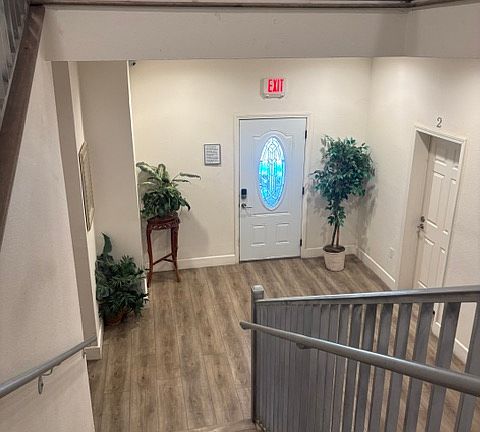 3rd image of 2-209 4th St #2