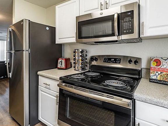 4th image of 10200 University Blvd #8ff646b49