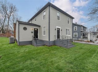 19 Hillcrest Ct, Bristol, CT 06010