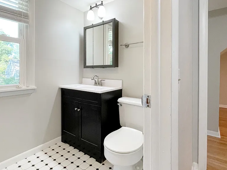 7318 Rosewood St — Photo 25