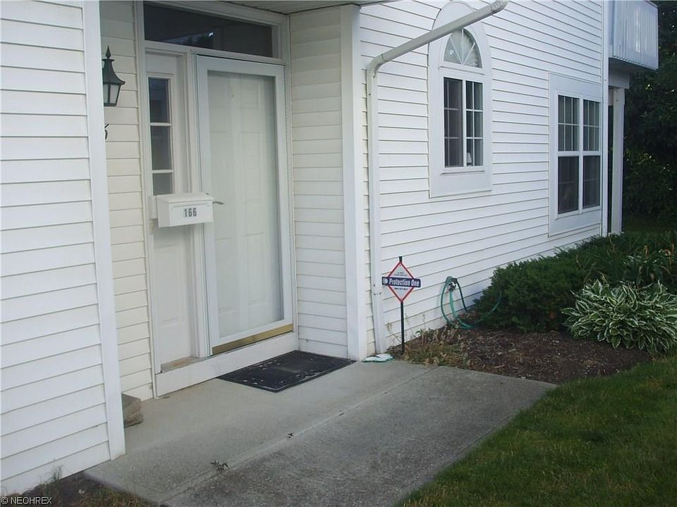 1st image of 166 Vista Ct #7C