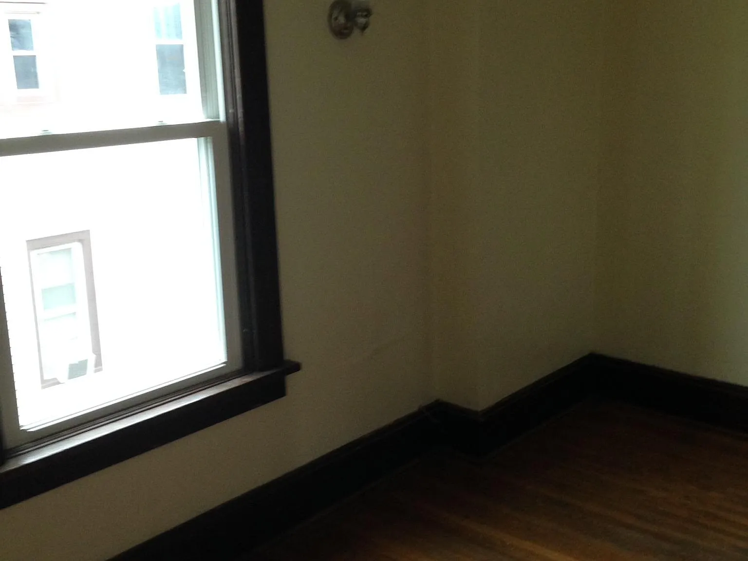 462 14th St — Photo 3