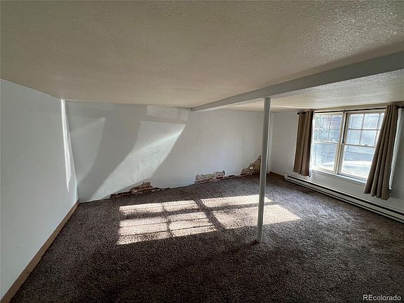 3rd image of 1415 Elizabeth St