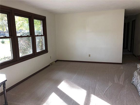 2nd image of 4106 Somerset Dr