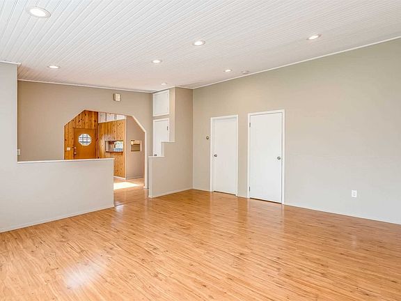 5th image of 160 Baylawn Ave