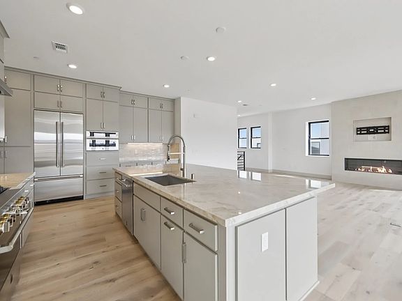 Rooftops Homesite 1405 Kitchen