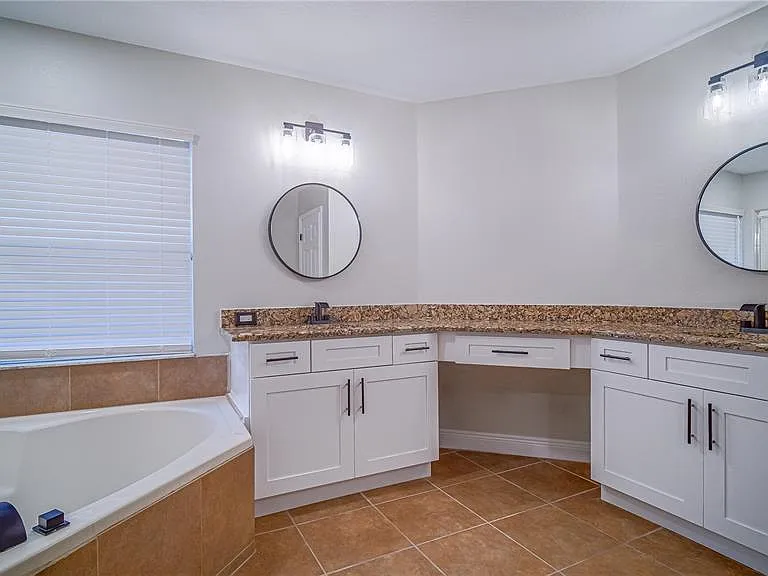 1020 Woodsong Way — Photo 15