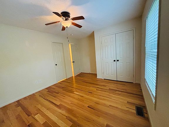 5th image of 812 Glade Rd